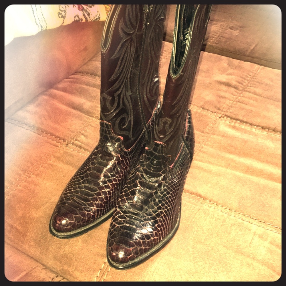 Laredo snake skin boots never worn